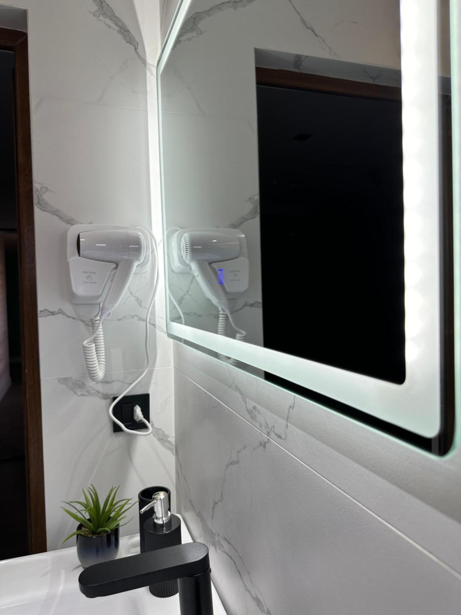 Hotel Europa Prishtina プリシュティナ エクステリア 写真