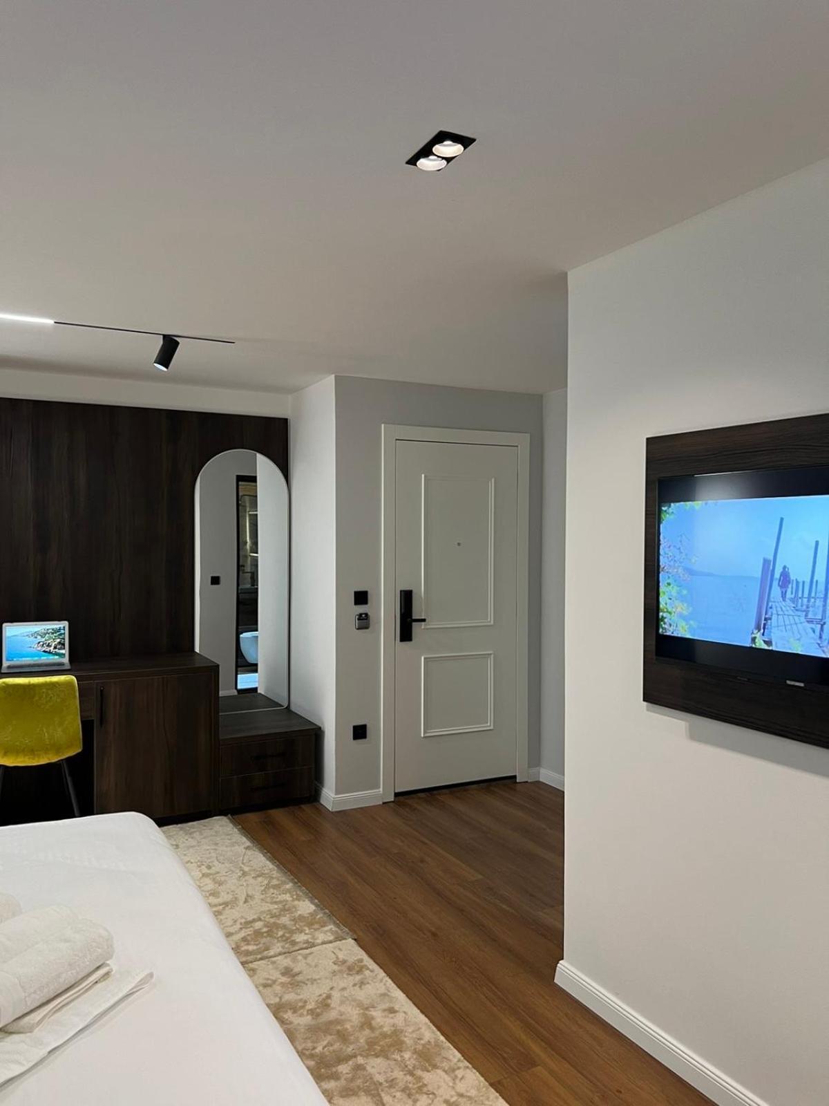 Hotel Europa Prishtina プリシュティナ エクステリア 写真