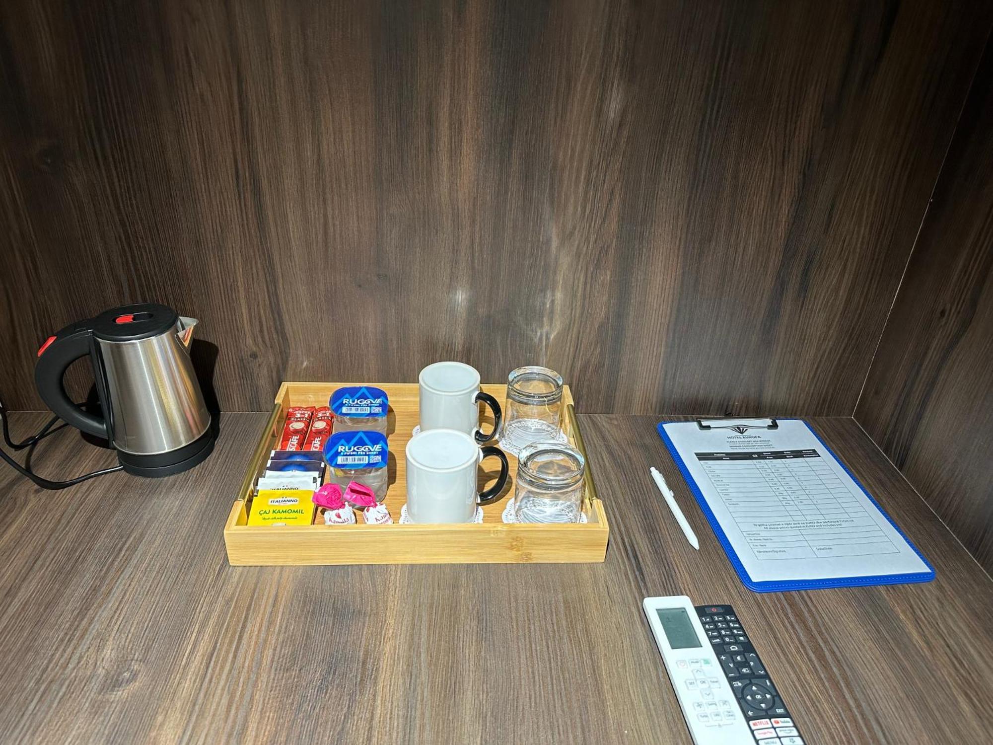 Hotel Europa Prishtina プリシュティナ エクステリア 写真