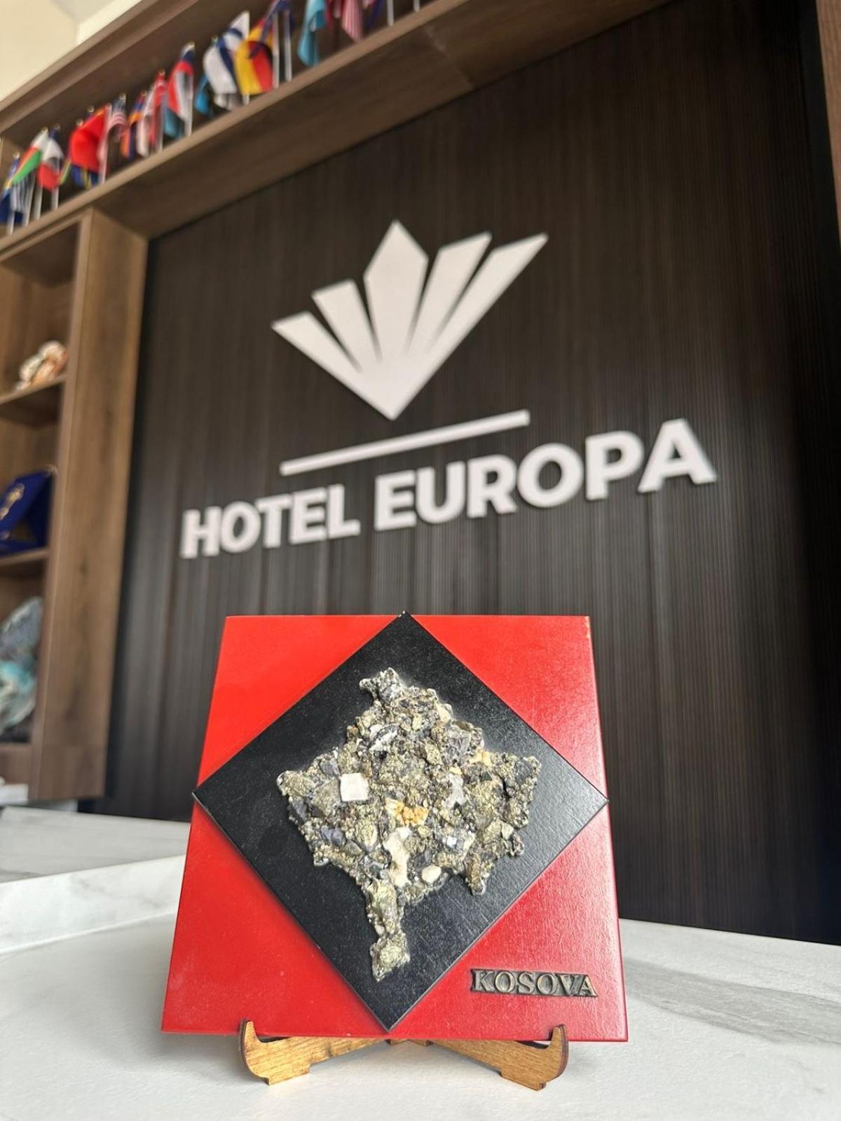 Hotel Europa Prishtina プリシュティナ エクステリア 写真