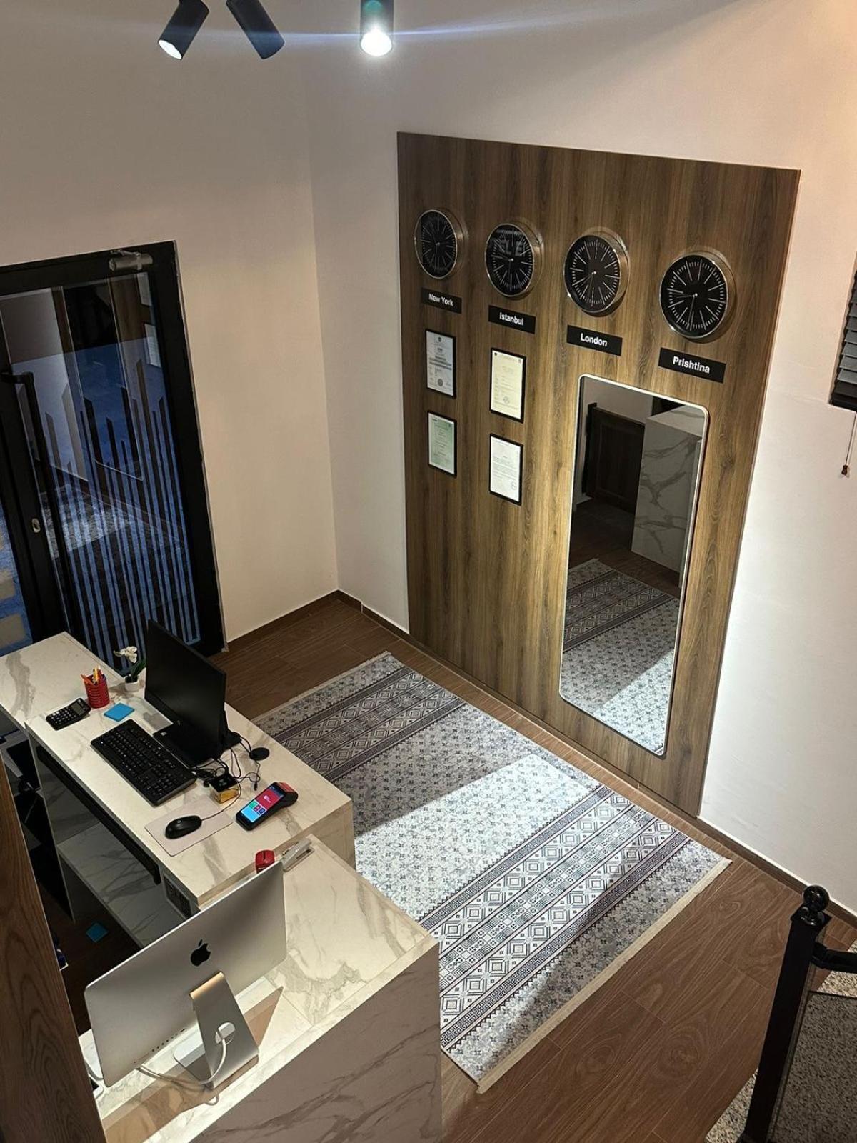 Hotel Europa Prishtina プリシュティナ エクステリア 写真