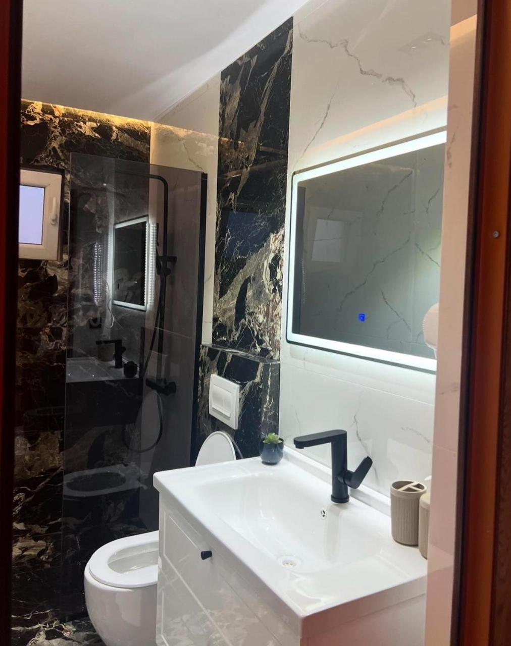 Hotel Europa Prishtina プリシュティナ エクステリア 写真