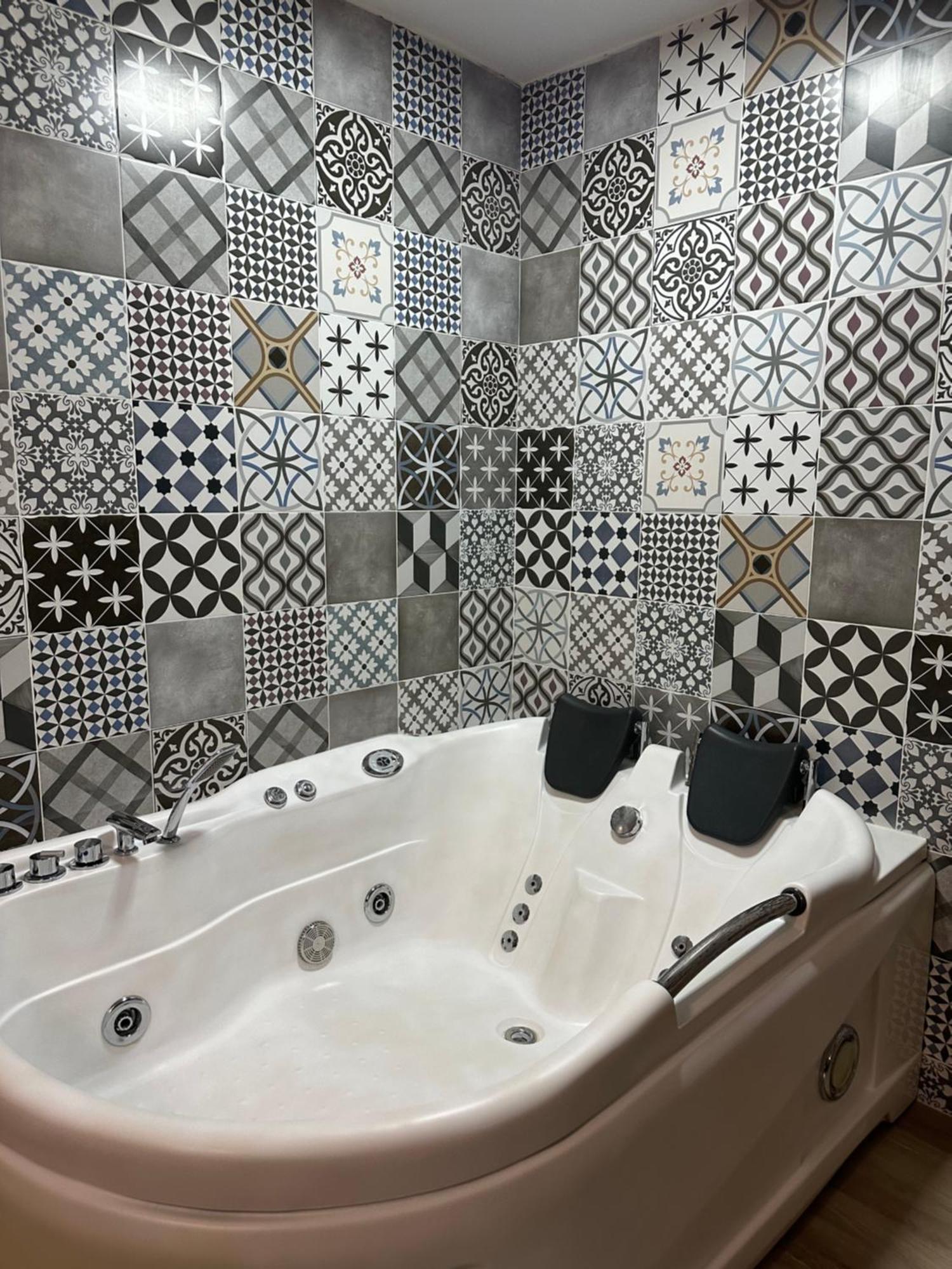 Hotel Europa Prishtina プリシュティナ エクステリア 写真