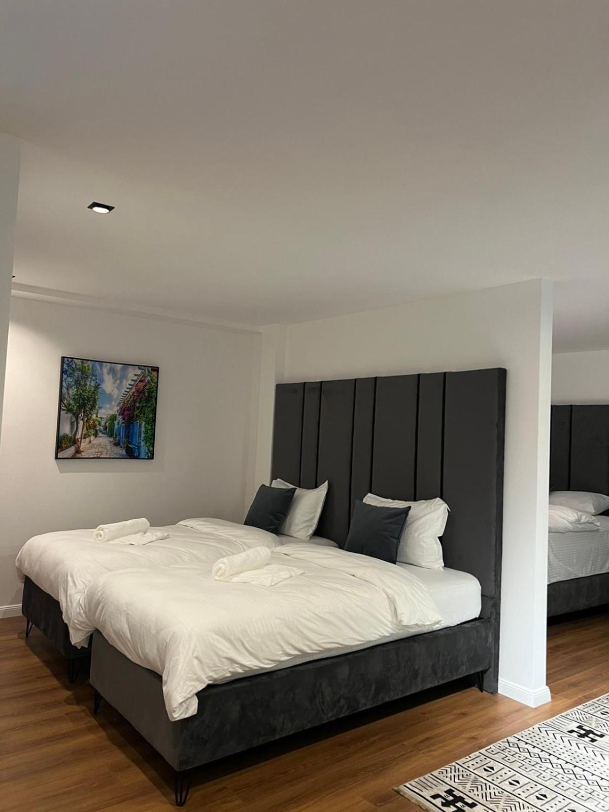 Hotel Europa Prishtina プリシュティナ エクステリア 写真