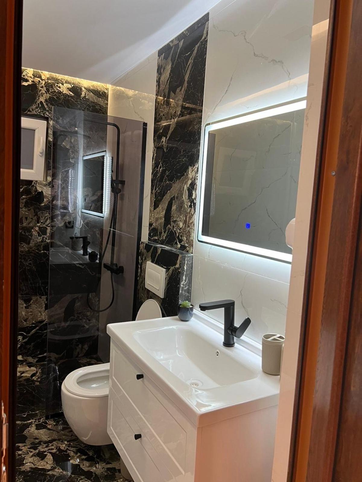 Hotel Europa Prishtina プリシュティナ エクステリア 写真