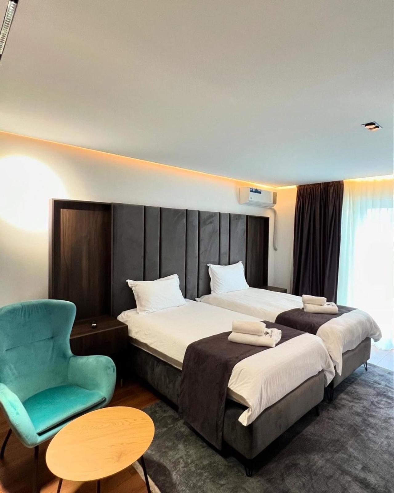 Hotel Europa Prishtina プリシュティナ エクステリア 写真